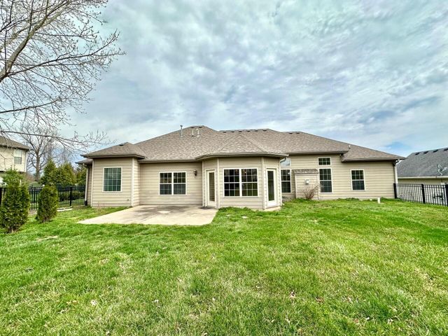 5303 CHAMOIS DR, Columbia, MO 65203