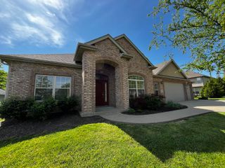 5303 CHAMOIS DR, Columbia, MO 65203