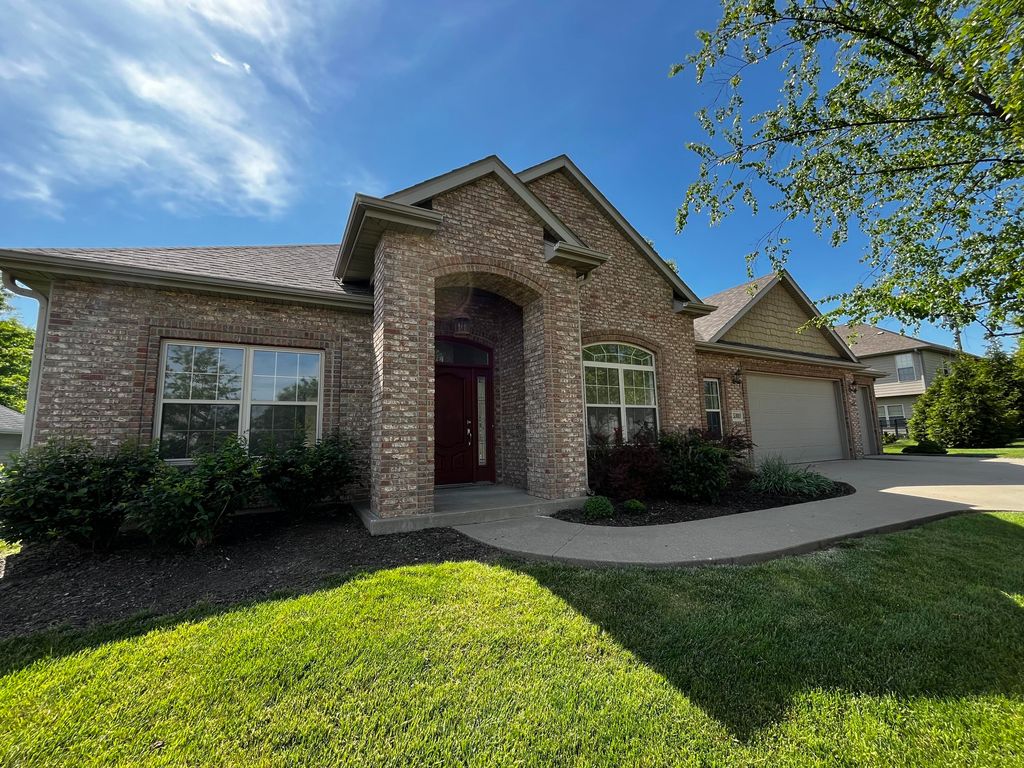 5303 CHAMOIS DR, Columbia, MO 65203