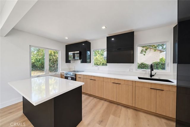 2485 Kellogg Park, Pomona, CA 91768