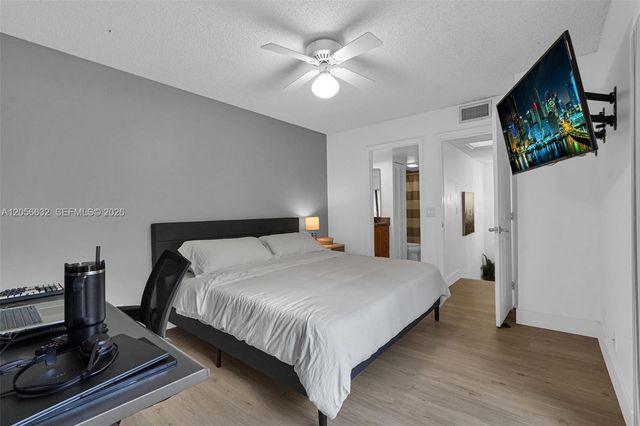 2603 Lakeview Court, Cooper City, FL 33026