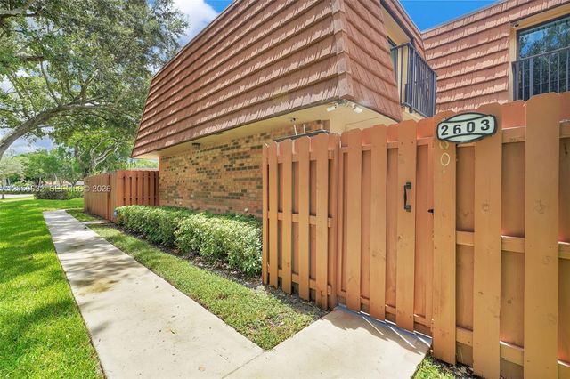2603 Lakeview Court, Cooper City, FL 33026