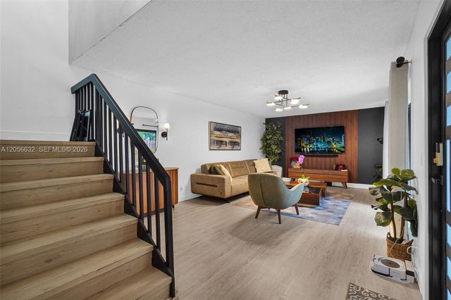 2603 Lakeview Court, Cooper City, FL 33026