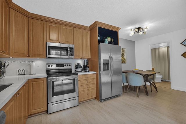 2603 Lakeview Court, Cooper City, FL 33026