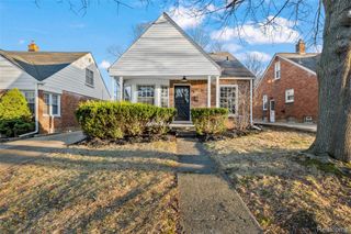 414 Aqua Court, Royal Oak Charter Township, MI 48073