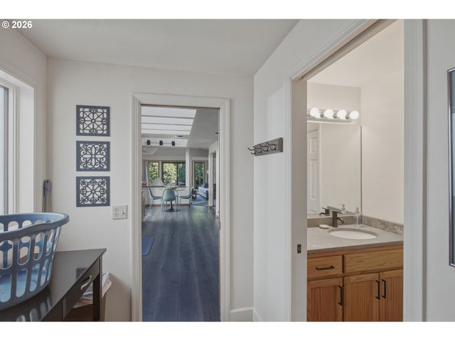 3301 BARDELL Ave, Eugene, OR 97401