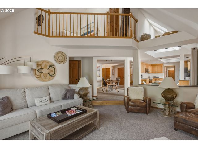 3301 BARDELL Ave, Eugene, OR 97401