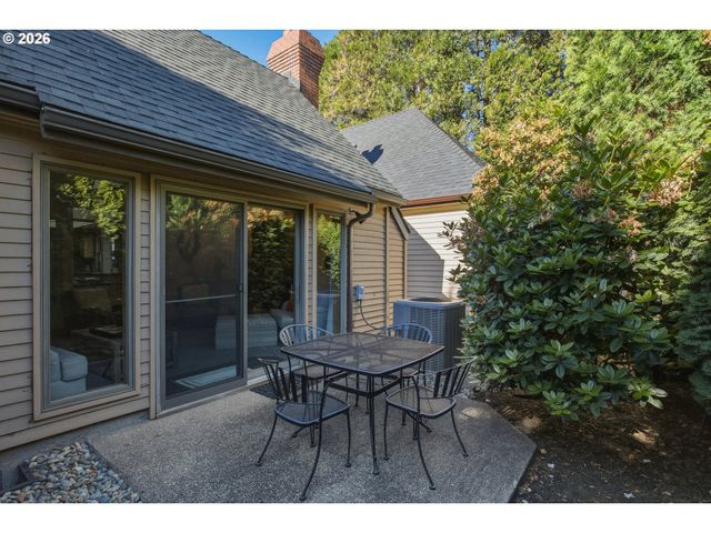 3301 BARDELL Ave, Eugene, OR 97401