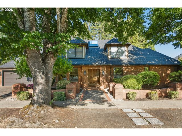 3301 BARDELL Ave, Eugene, OR 97401