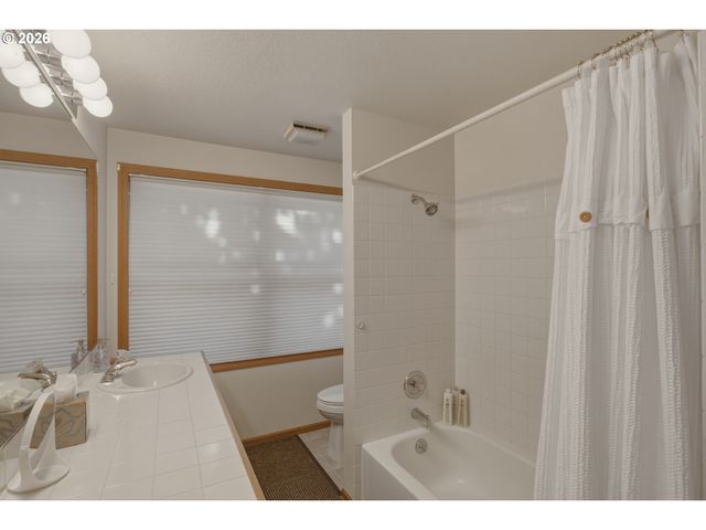 3301 BARDELL Ave, Eugene, OR 97401