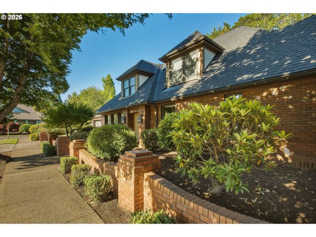 3301 BARDELL Ave, Eugene, OR 97401