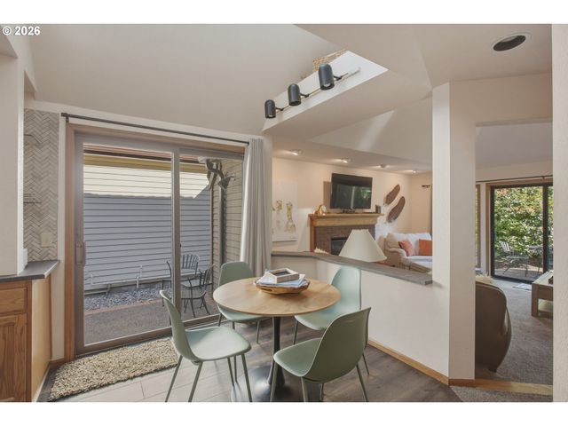 3301 BARDELL Ave, Eugene, OR 97401