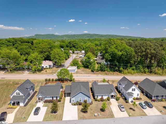 3419 Old Buncombe Road, Greenville, SC 29617