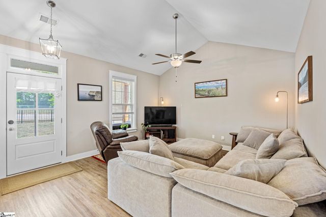 3419 Old Buncombe Road, Greenville, SC 29617