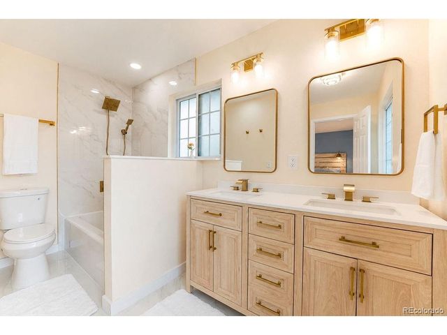 6910 W Floyd Ave, Lakewood, CO 80227