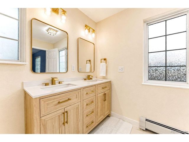 6910 W Floyd Ave, Lakewood, CO 80227