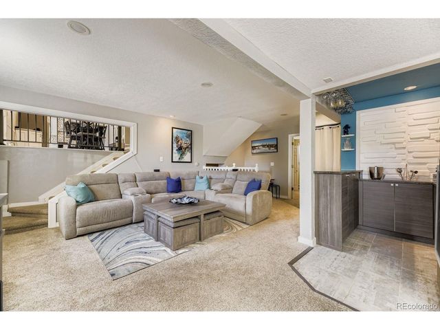 6910 W Floyd Ave, Lakewood, CO 80227
