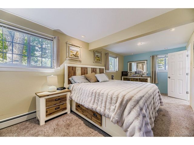 6910 W Floyd Ave, Lakewood, CO 80227