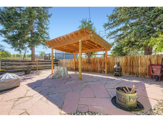 6910 W Floyd Ave, Lakewood, CO 80227