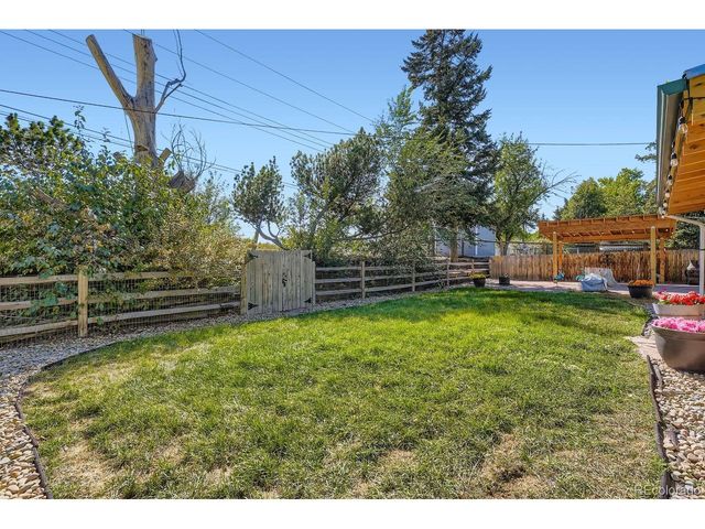 6910 W Floyd Ave, Lakewood, CO 80227