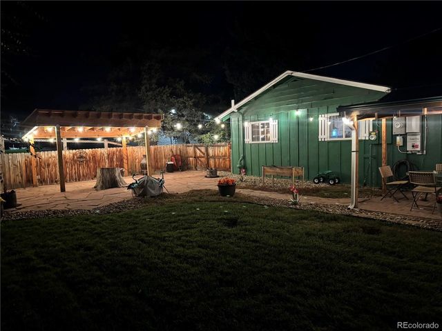 6910 W Floyd Ave, Lakewood, CO 80227