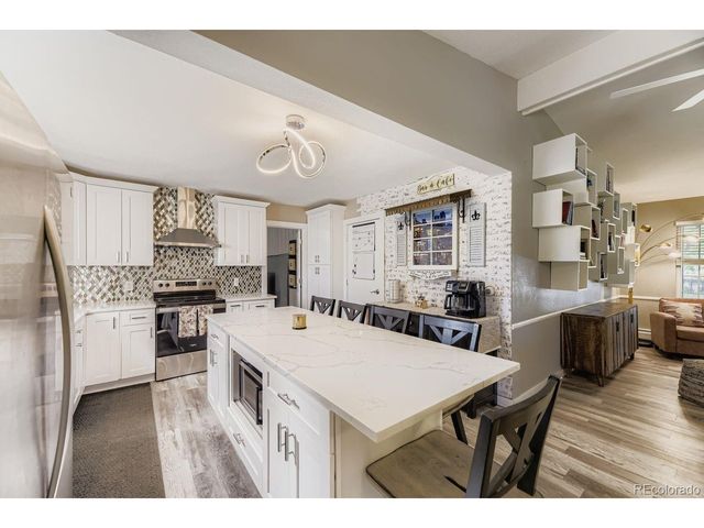 6910 W Floyd Ave, Lakewood, CO 80227