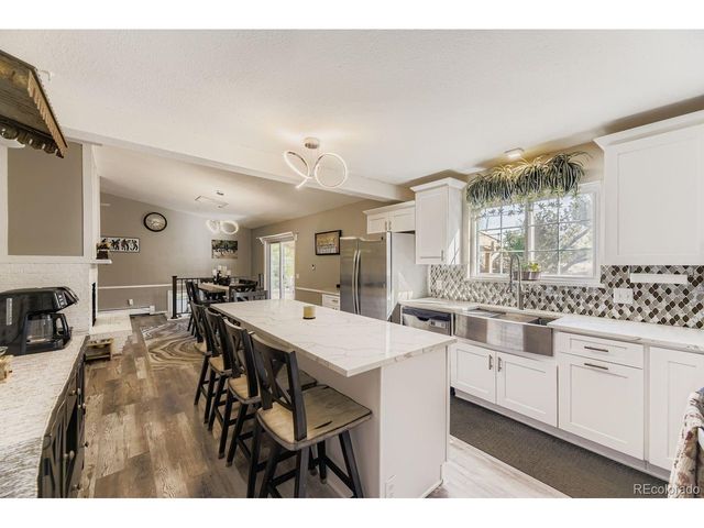 6910 W Floyd Ave, Lakewood, CO 80227