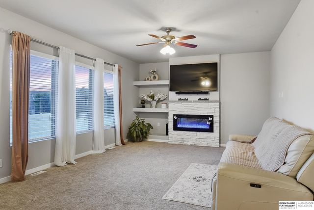 8022 N 84th Street, Omaha, NE 68122