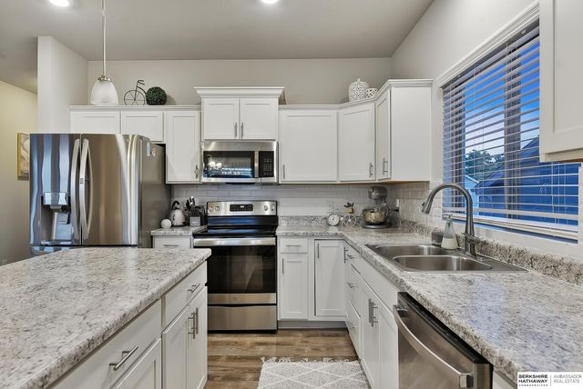 8022 N 84th Street, Omaha, NE 68122