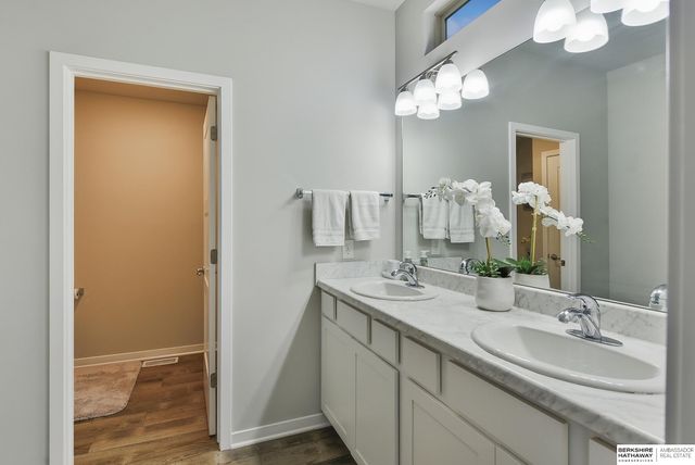 8022 N 84th Street, Omaha, NE 68122