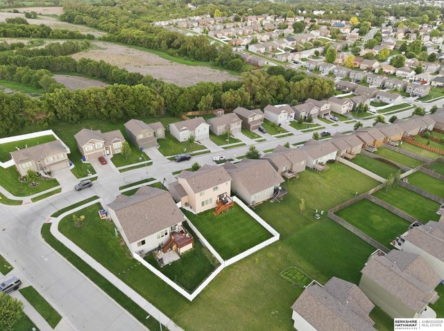 8022 N 84th Street, Omaha, NE 68122