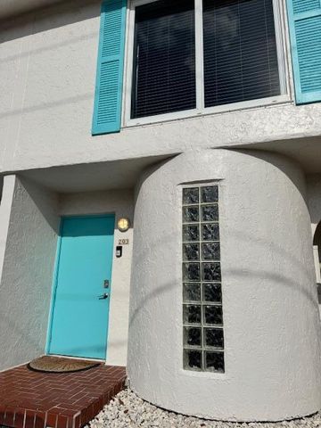 1800 N Ocean Drive 203, Hollywood, FL 33019
