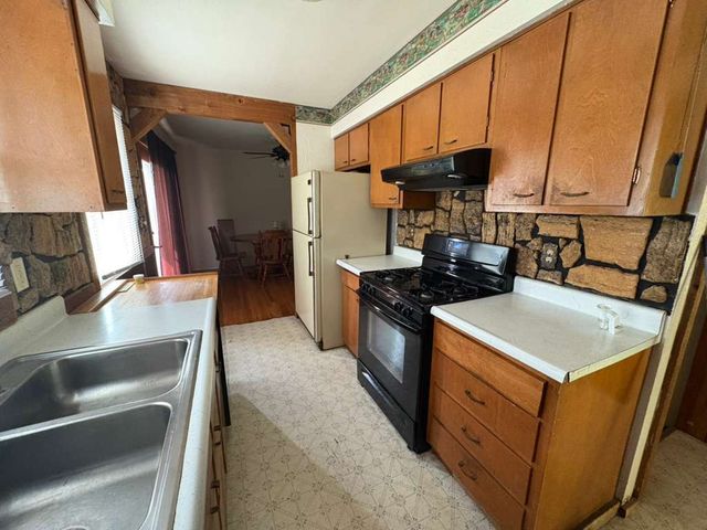 11807 Ventura Boulevard, Machesney Park, IL 61115