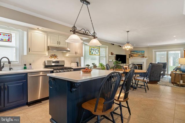 6414 CHURCHILL RD, Harrisburg, PA 17111