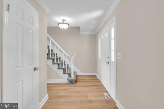 11 BRUIN DR, Hamilton, NJ 08619