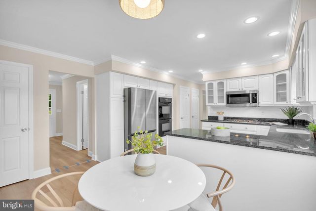 11 BRUIN DR, Hamilton, NJ 08619