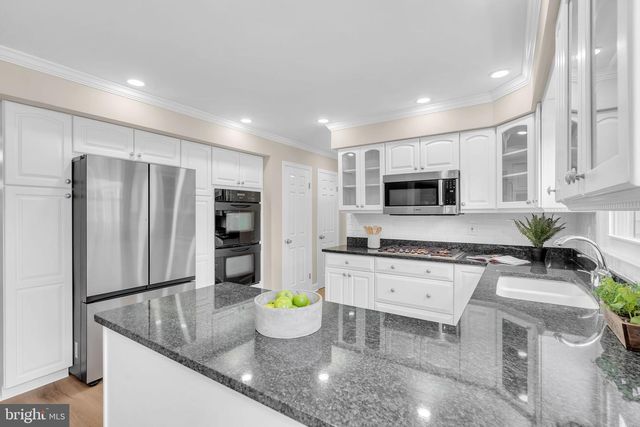 11 BRUIN DR, Hamilton, NJ 08619