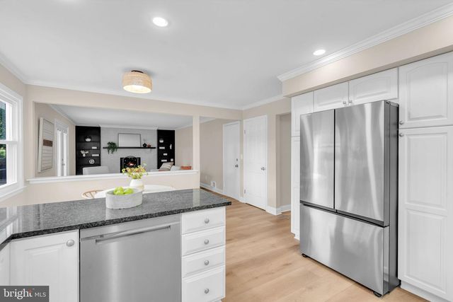 11 BRUIN DR, Hamilton, NJ 08619