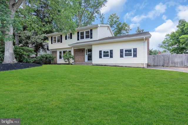 11 BRUIN DR, Hamilton, NJ 08619