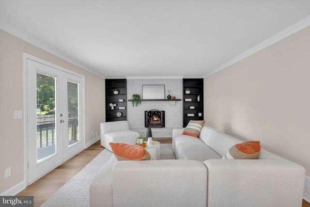 11 BRUIN DR, Hamilton, NJ 08619