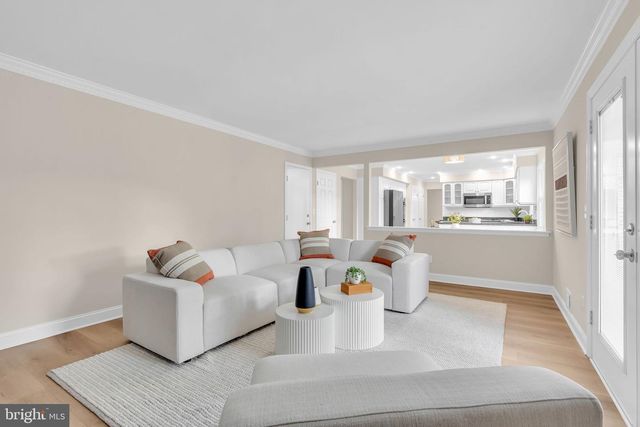 11 BRUIN DR, Hamilton, NJ 08619