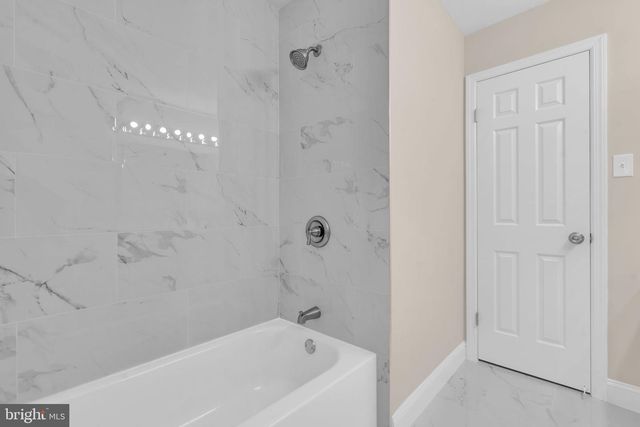 11 BRUIN DR, Hamilton, NJ 08619