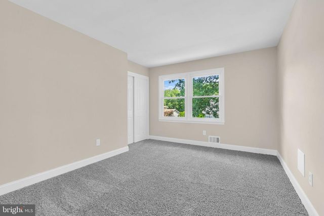 11 BRUIN DR, Hamilton, NJ 08619