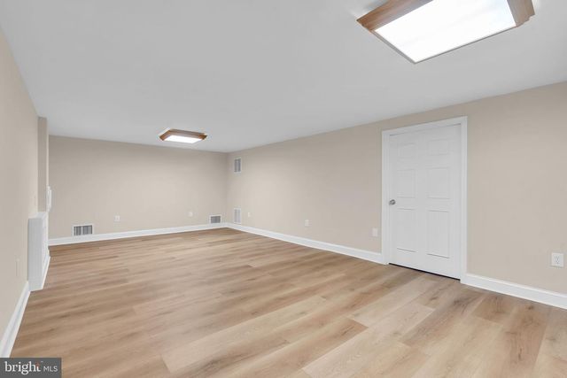 11 BRUIN DR, Hamilton, NJ 08619
