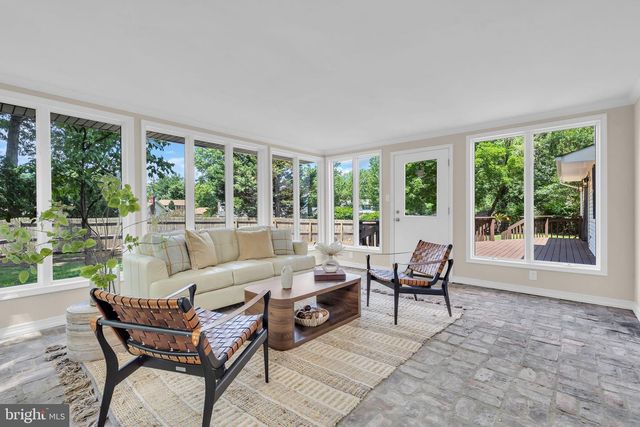 11 BRUIN DR, Hamilton, NJ 08619