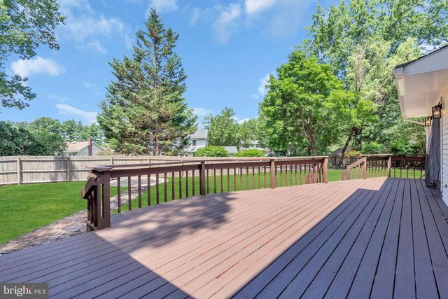 11 BRUIN DR, Hamilton, NJ 08619