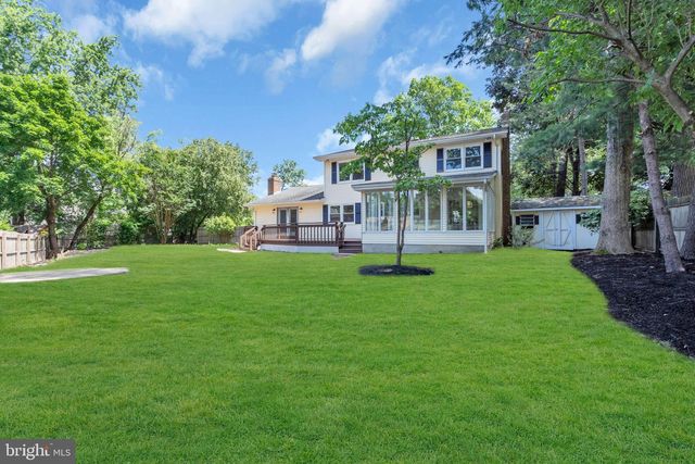 11 BRUIN DR, Hamilton, NJ 08619