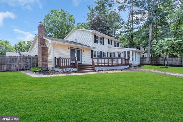 11 BRUIN DR, Hamilton, NJ 08619