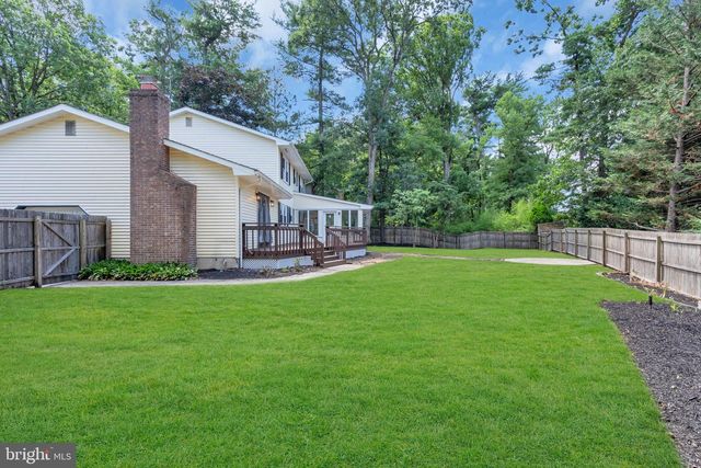 11 BRUIN DR, Hamilton, NJ 08619