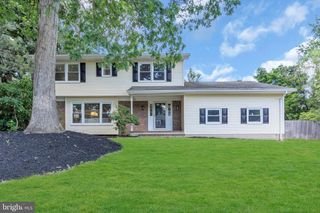 11 BRUIN DR, Hamilton, NJ 08619